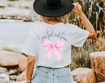 Limited Edition 1987 Shirt Damen, Coquette Back Print T-Shirt, Est. 1987 Front Print, Geburtstagsshirt, Geschenk, mit Schleife pink rosa