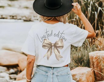 Limited Edition 1987 Shirt Damen, Coquette Back Print T-Shirt, Est 1987 Front Print, Geburtstagsshirt, Geschenk mit Schleife beige, birthday