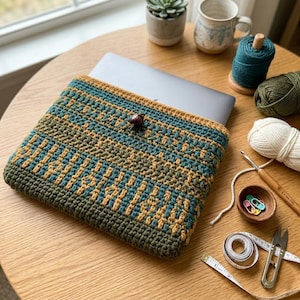 Textured Crochet Laptop Sleeve PDF, Geometric MacBook Case, Protective Laptop Cover, Modern Crochet Tech Sleeve, Computer Case Tutorial.