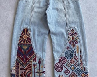 Bestickte Boho Jeans, Southwestern Denim | Hoch taillierte Hose mit weitem Bein und Azteken-Print | Festival Kleidung Tribal Muster Statement Denim