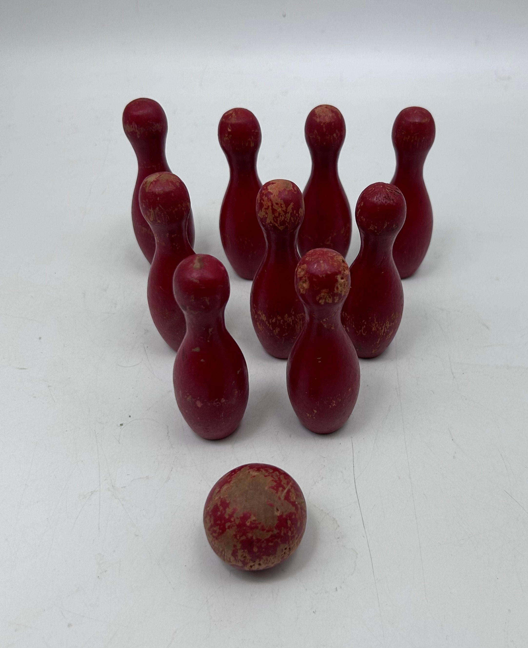 ヴィンテージ レッド 木製 ボーリング / スキットルズ ゲーム - ピン 9