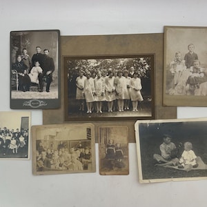 7 Antike Fotografien von Kindern, Babys, Schule, Familien, Geschwistern, Sepia und Schwarz & Weiß Kabinett Karten, 1880er-1950er Jahre, Sammlung, Kunst