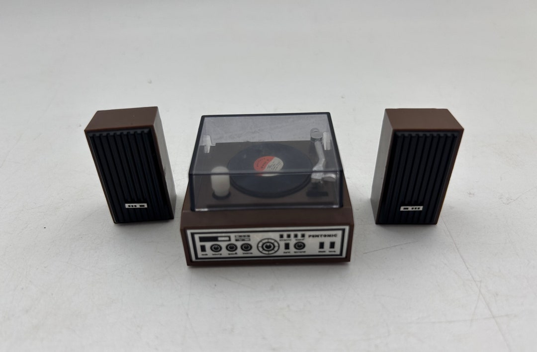 Vintage Plastic Wind up Dollhouse Stereo And Speakers Etsy Vintage Plastic Wind up Dollhouse Stereo And Speakers Etsy
