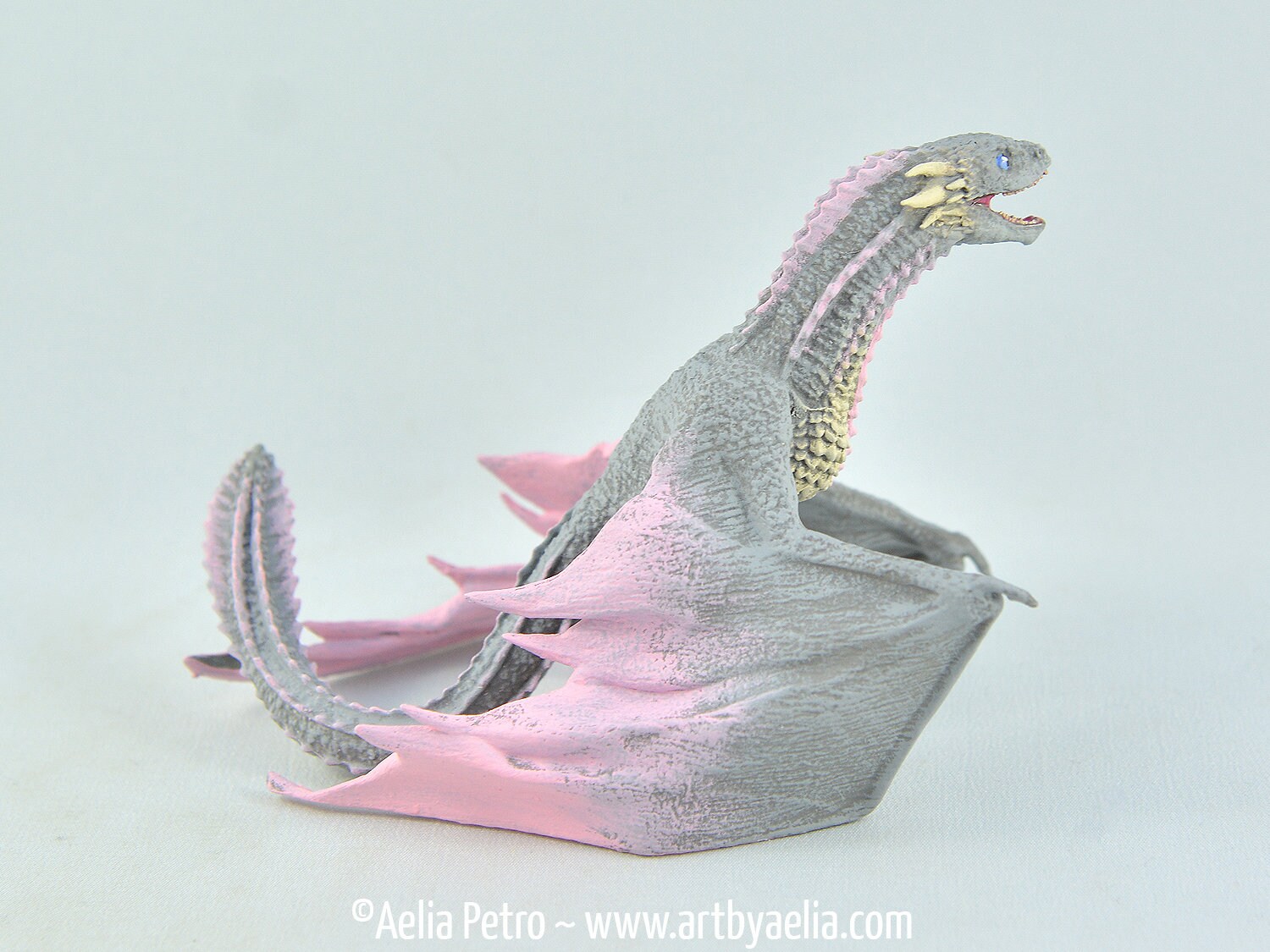 Realistische replica babydraak - grijze en roze draak - PRE-ORDER  verzending: 2-8 weken - Etsy België, image size:1500x1125