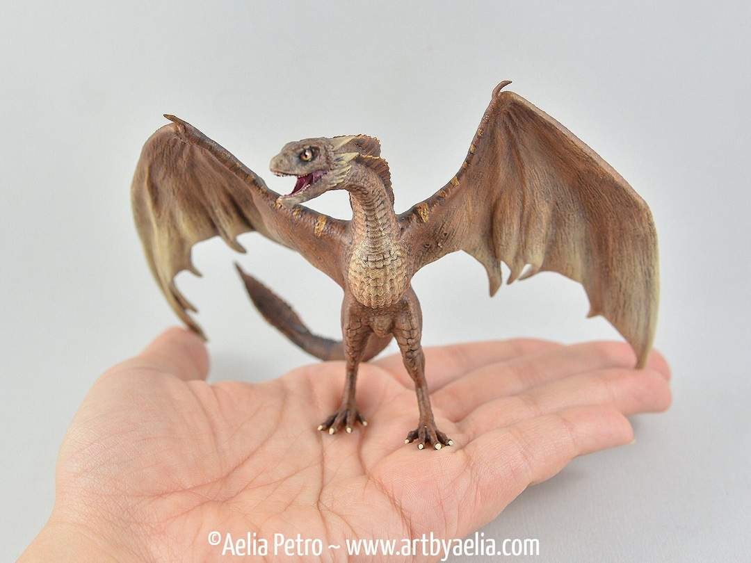 Realistic Baby Dragon Replica Figurine - Cream and Gold with Wings