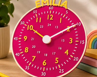 Personalisierte Lernuhr mit Name, pinke Kinder Übungsuhr aus PETG, 14 cm Uhr lernen Geschenk zur Einschulung