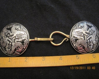 Large Pewter Celtic Wolves Cloak Clasp Pin
