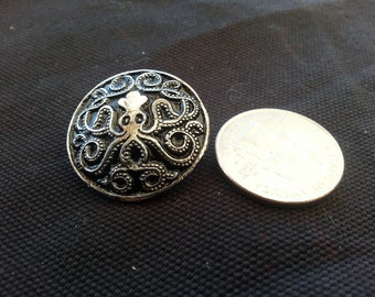 Medium Disk Broach With Celtic Octopus