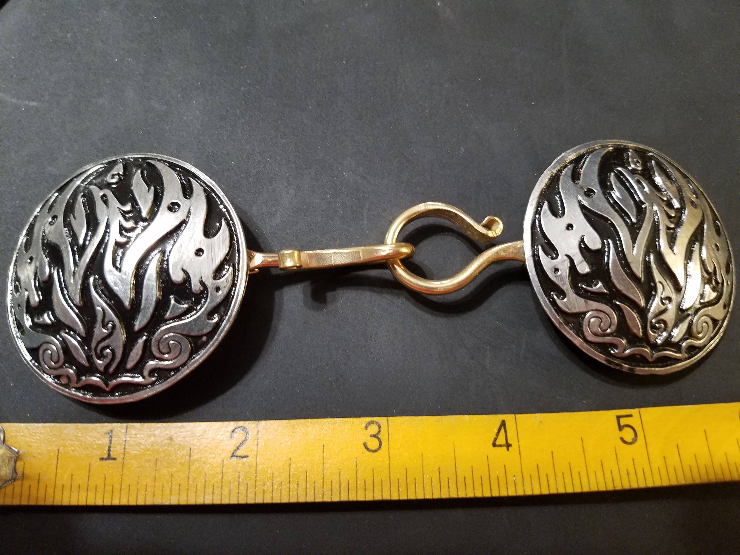 Pair of Metal Leaf Cloak Clasp Set of 2 sylvan Silver & Bronze