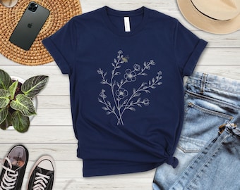 Ramo de flores silvestres dibujado a mano, camiseta de abeja / camisa floral botánica