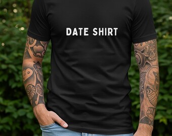 Camiseta DATE SHIRT / Camiseta informal de algodón con estampado de texto minimalista
