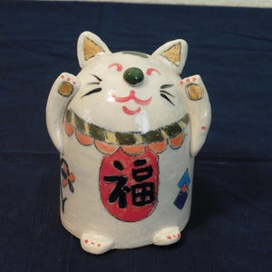cat figure maneki-neko , lucky cat for business,lovely face,decorative piece. charming