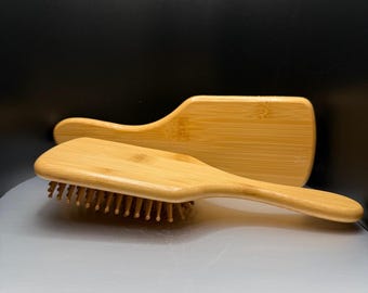 Brosses à cheveux gravées en bambou