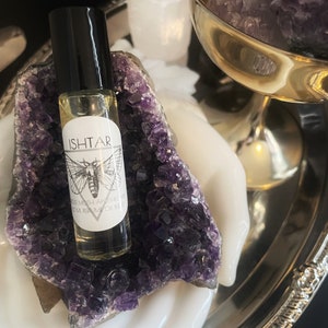 ISHTAR | Geranium, Rose, Oak Moss, Indian Musk, & Cranberry Perfume Oil Blend | Cruelty Free/Vegan Fragrance Roll-On
