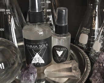 ANIMA SOLA | 50% Off, Spicy Clove & Vanilla Mist, Luxury Goth Gifts, Unisex Mysterious Dark Academia Perfume, Witchy Cottagecore Room Spray