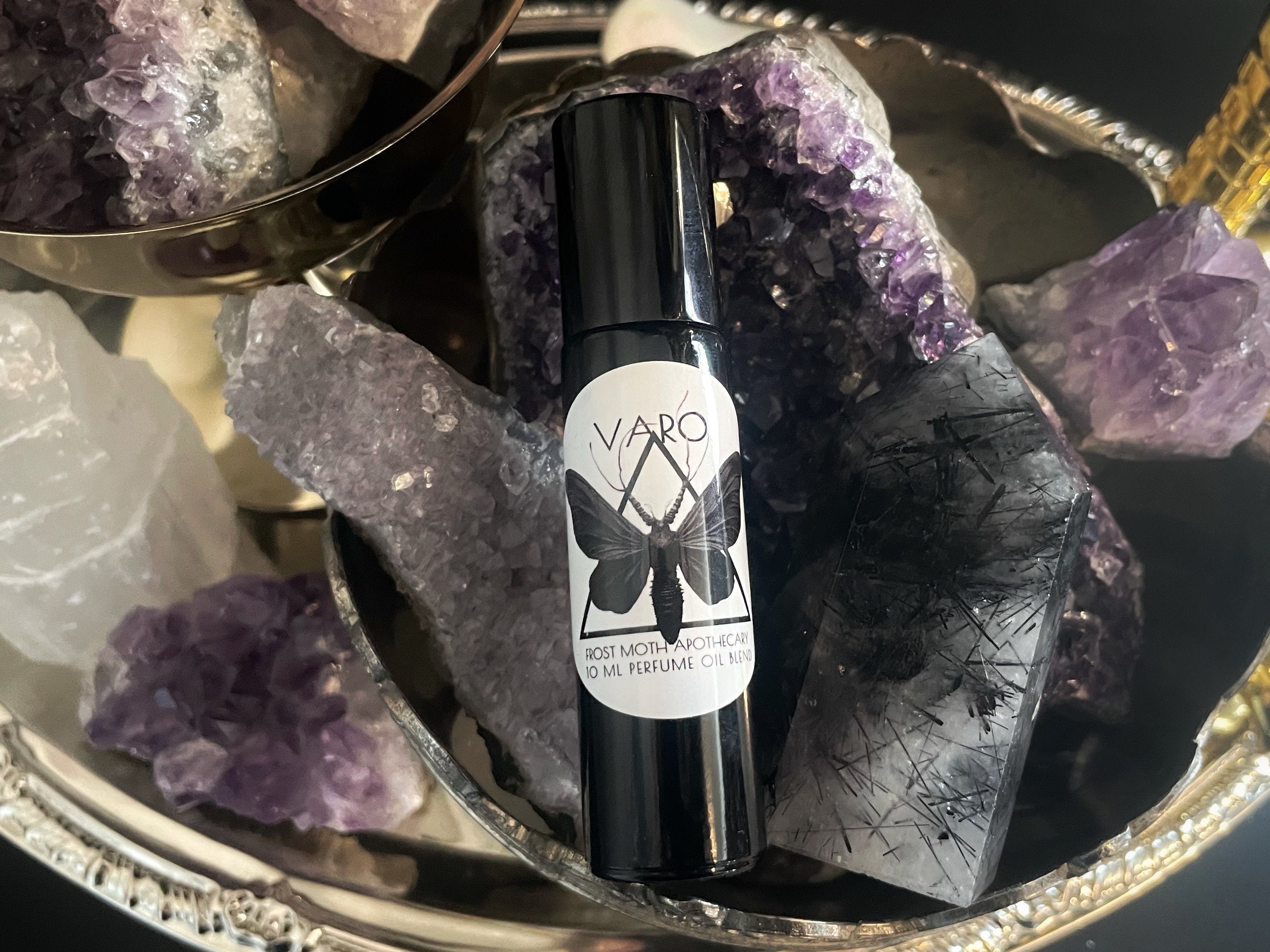 VARO Handmade Perfume Oil, Violet, Sandalwood Fragrance, Witchy Perfume Oil, Gothic Perfume Oils, Unisex Cologne, Luxury Gifts, Surrealist