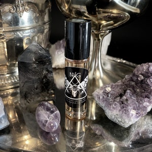 BRÍG Spiced Honey & Tonka Bean Perfume Oil, Cottagecore Witchy Gifts, Mysterious Dark Academia Gothic Fragrance, Luxury Occult Imbolc Gift image 1