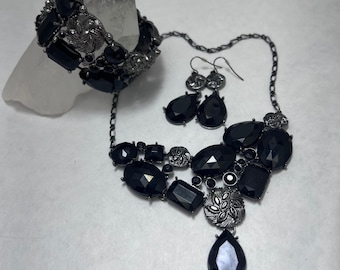 Avon Black Gunmetal Bib Necklace Earrings Stretch Bracelet Jewelry Set Gothic