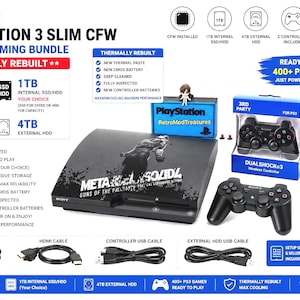 Może przedstawiać: Czarna konsola PlayStation 3 Slim z grafiką Metal Gear Solid 4, jeden czarny bezprzewodowy kontroler, zewnętrzny dysk twardy 4TB oraz różne kable. Zestaw zawiera 1TB pamięci wewnętrznej, 4TB pamięci zewnętrznej i ponad 400 zainstalowanych gier.