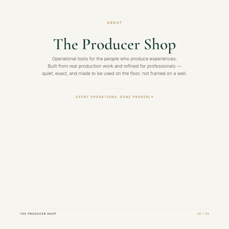K&ouml;nnte beinhalten: Eine wei&szlig;e Informationsgrafik mit dunkelgr&uuml;nem Text, der The Producer Shop lautet, gefolgt von der Beschreibung: Operational tools for the people who produce experiences. Built from real production work and refined for professionals.