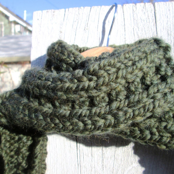 Chunky Olive Green Men's Scarf with Fringe