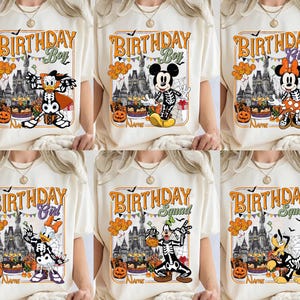 Puede incluir: Una colección de seis camisetas color crema con gráficos de personajes de Disney con temática de Halloween. Cada camiseta muestra un castillo, calabazas y un personaje con disfraz de esqueleto con textos como Birthday Boy, Girl o Squad.