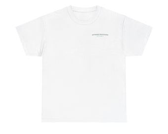Collezione di scatole di sardine Offshore Provisions, grafica costiera vintage, abbigliamento e accessori da beach club, adesivi, magliette, felpa girocollo