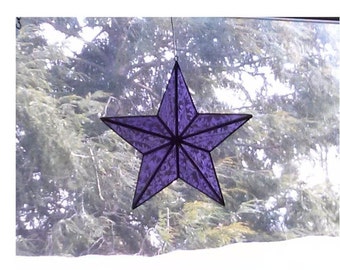 Stained glass star (violet)