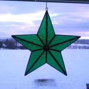 3D stained glass star in GREEN