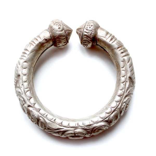 Vintage Ethnic Asian tribal Yao Hill tribe hollow bracelet silver metal alloy embossed schiseled