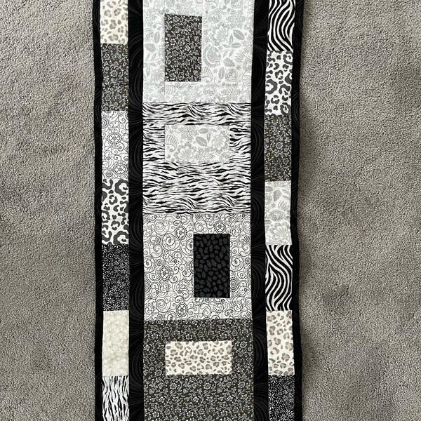 Black White Runner Etsy