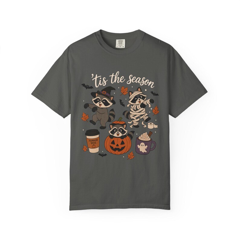Koszulka Comfort Colors z szopem na Halloween, koszulka z nadrukiem retro ducha i mumii szopa na sezon Tis The Season zdjęcie 13