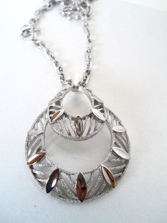 Vintage Crown Trifari Pendant Necklace Silver Tone Diamond Cut