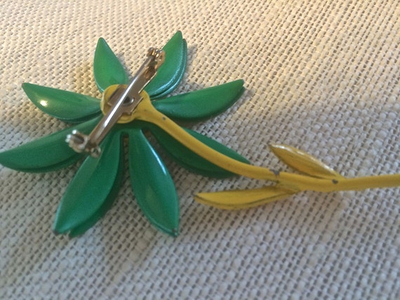 Vintage Green and Yellow Enamel Daisy Flower Broo… - image 3
