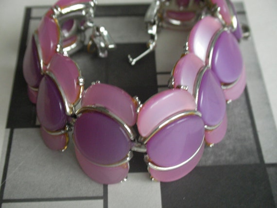 1960s Mod Moonstone Purple & Pink Lucite Bracelet… - image 2