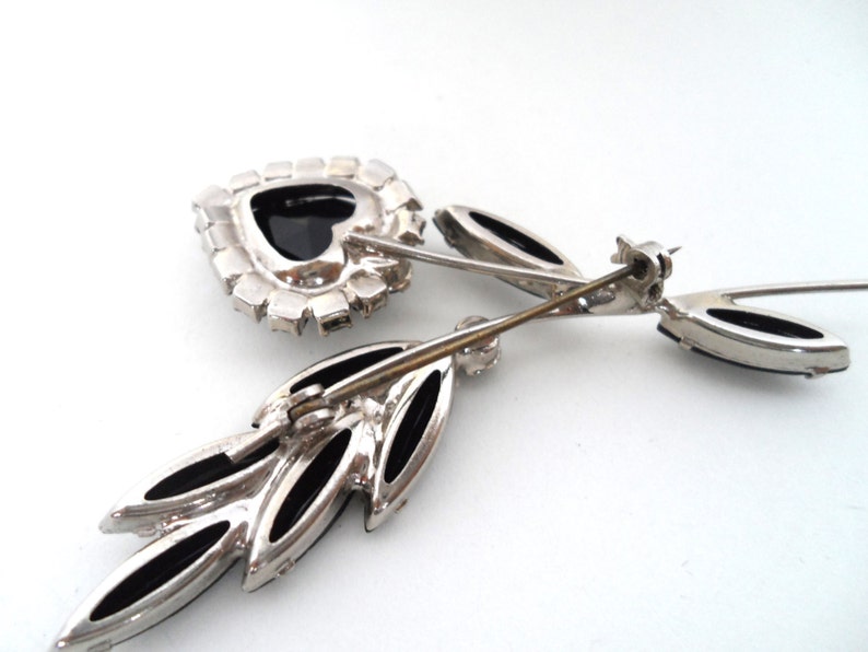 Juliana Aurora Borealis and Black Rhinestone Flower Brooch Pin D/&E Jewelry Vintage Rhinestone Brooches Flower Bouquet Rhinestone Heart