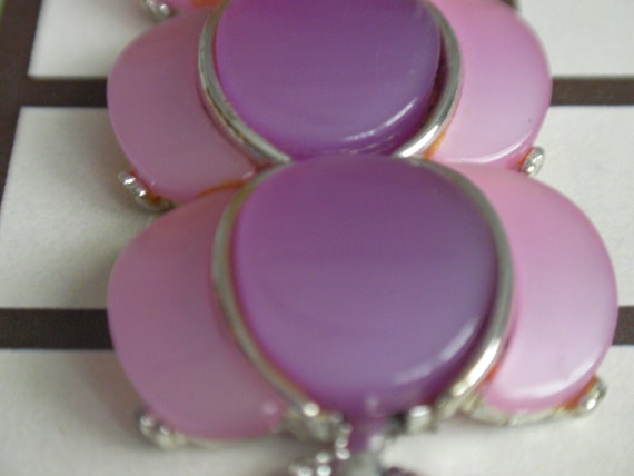 1960s Mod Moonstone Purple & Pink Lucite Bracelet… - image 4