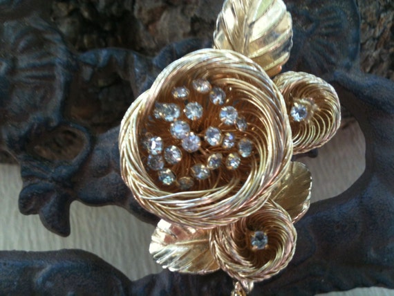 Vintage Bird's Nest Flower Brooch with Rhinestone… - image 3