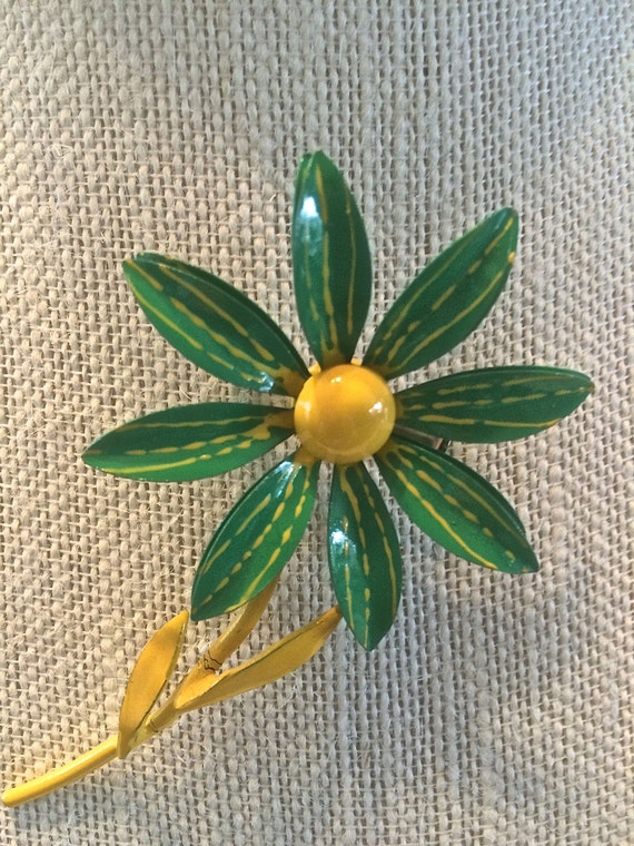 Vintage Green and Yellow Enamel Daisy Flower Broo… - image 2