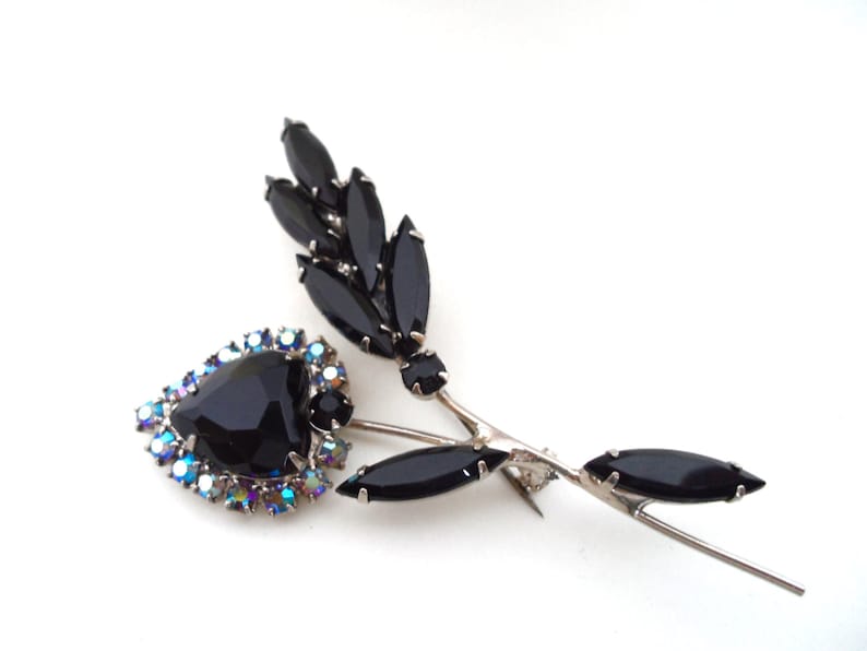 Juliana Aurora Borealis and Black Rhinestone Flower Brooch Pin D/&E Jewelry Vintage Rhinestone Brooches Flower Bouquet Rhinestone Heart