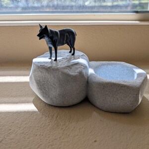 Custom Pet Silhouette Succulent Planter – Geometric Stone Plant Pot Keepsake