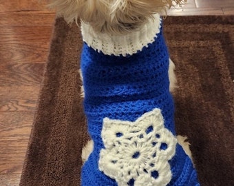 Snowflake Crochet Dog Sweater: Personalized Winter Pet Apparel