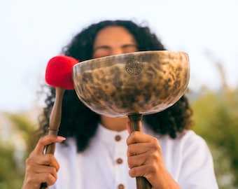 Handmade Full Moon Singing Handle Bowl: 7-Metal Sound Healing, Yoga Meditation Reiki Tool
