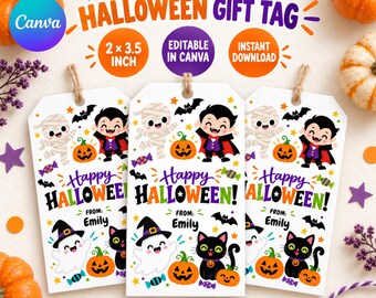 Può includere: Tre etichette regalo rettangolari bianche con illustrazioni a cartoni animati di Halloween: mummia, vampiro, fantasma, gatto nero e zucche. Il testo recita Happy Halloween e From: Emily. Ogni etichetta misura 5,08 x 8,89 cm con spago.