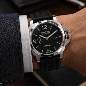 Men's Diver Style Watch | Stainless Steel Sports Timepiece, Black Dial