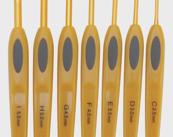 Clover Soft Touch Crochet Hook: Ergonomic Japanese Crochet Tool