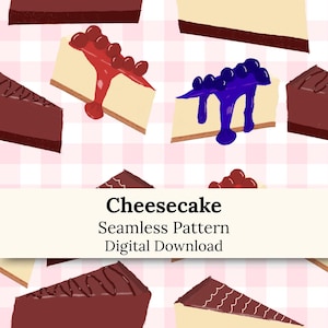 Könnte beinhalten: Ein nahtloses digitales Muster mit Käsekuchenstücken mit roter Beerensauce, Blaubeer-Topping und Schokoladenglasur auf einem hellrosa karierten Hintergrund. Der Text lautet Cheesecake Seamless Pattern Digital Download.