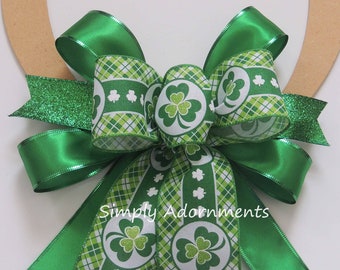 Saint Patrick's Bow, Kelly Emerald Shamrock Wreath Bow, Emerald Shamrock Lantern Bow, St Patrick door hanger bow, Shamrock door Bow Gift bow