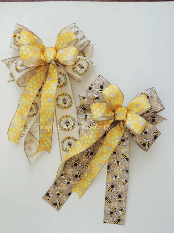 BumbleBee Bow, Yellow HoneyComb bow, BumbleBee Door Hanger Bow, BumbleBee themed Decor, Bee Wreath Bow