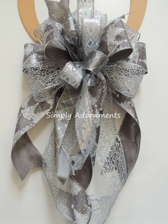 Grey Silver Christmas Tree Bow, Gray Christmas Lantern Bow, Grey Christmas tree Lantern Bow, Christmas Tree Bow, Grey Christmas door bow Il_570xn